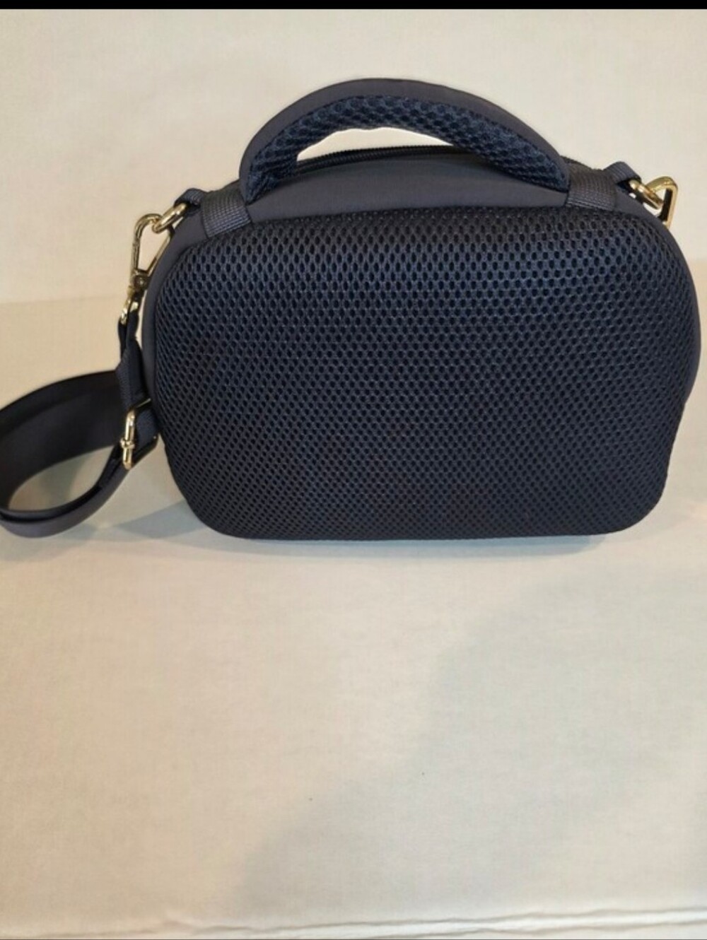Isaac Mizrahi Black Nylon Crossbody Bag Top Handle Purse Gold Hardware. New - Picture 3 of 16